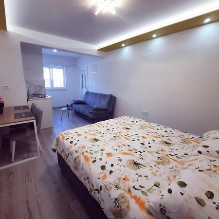 Cozy Apartment Close To Dubrovnik เนอุม ภายนอก รูปภาพ