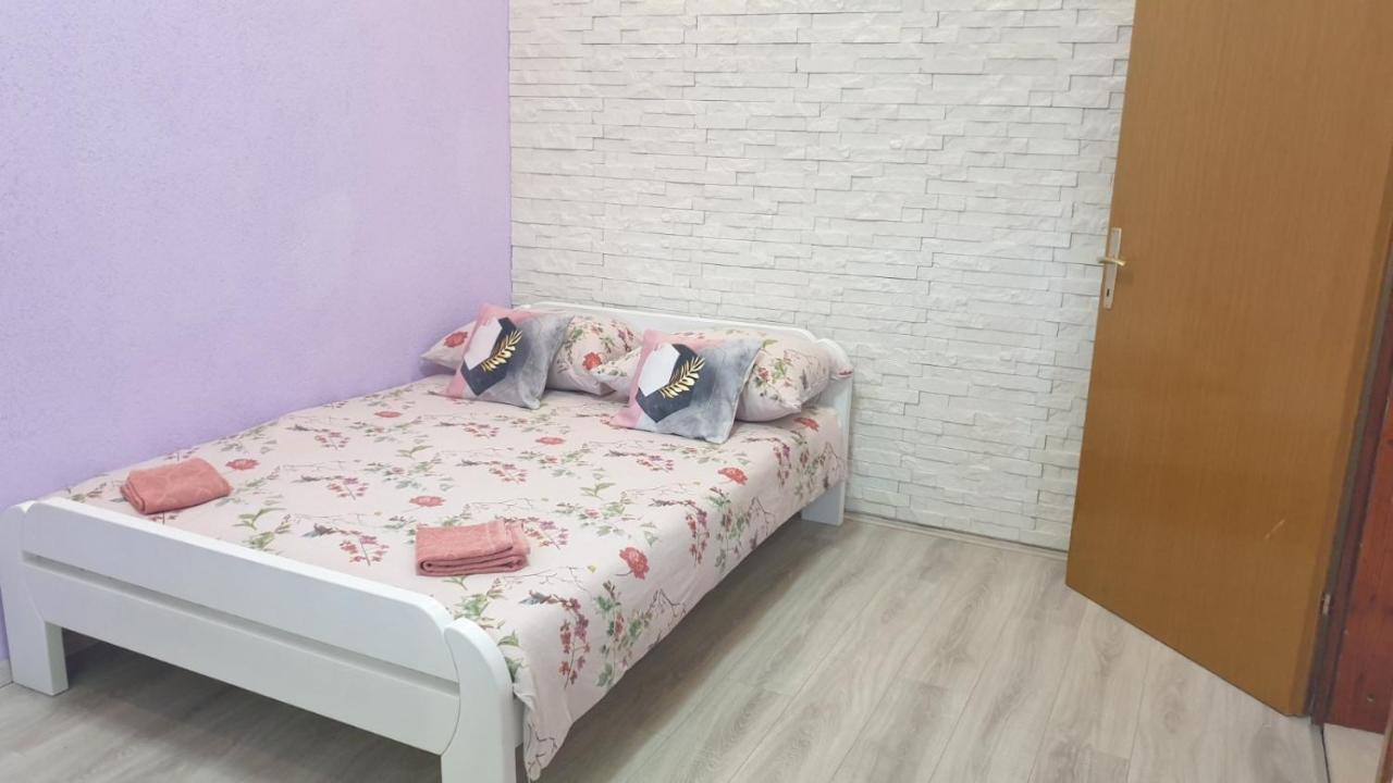 Cozy Apartment Close To Dubrovnik เนอุม ภายนอก รูปภาพ